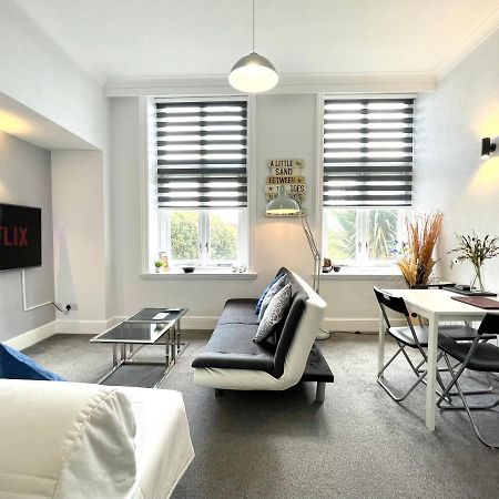 Modern Family Apartment Free Parking And Gym By Beach Bournemouth Exteriör bild
