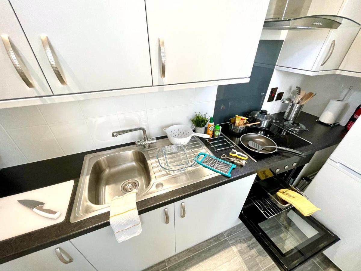 Modern Family Apartment Free Parking And Gym By Beach Bournemouth Exteriör bild