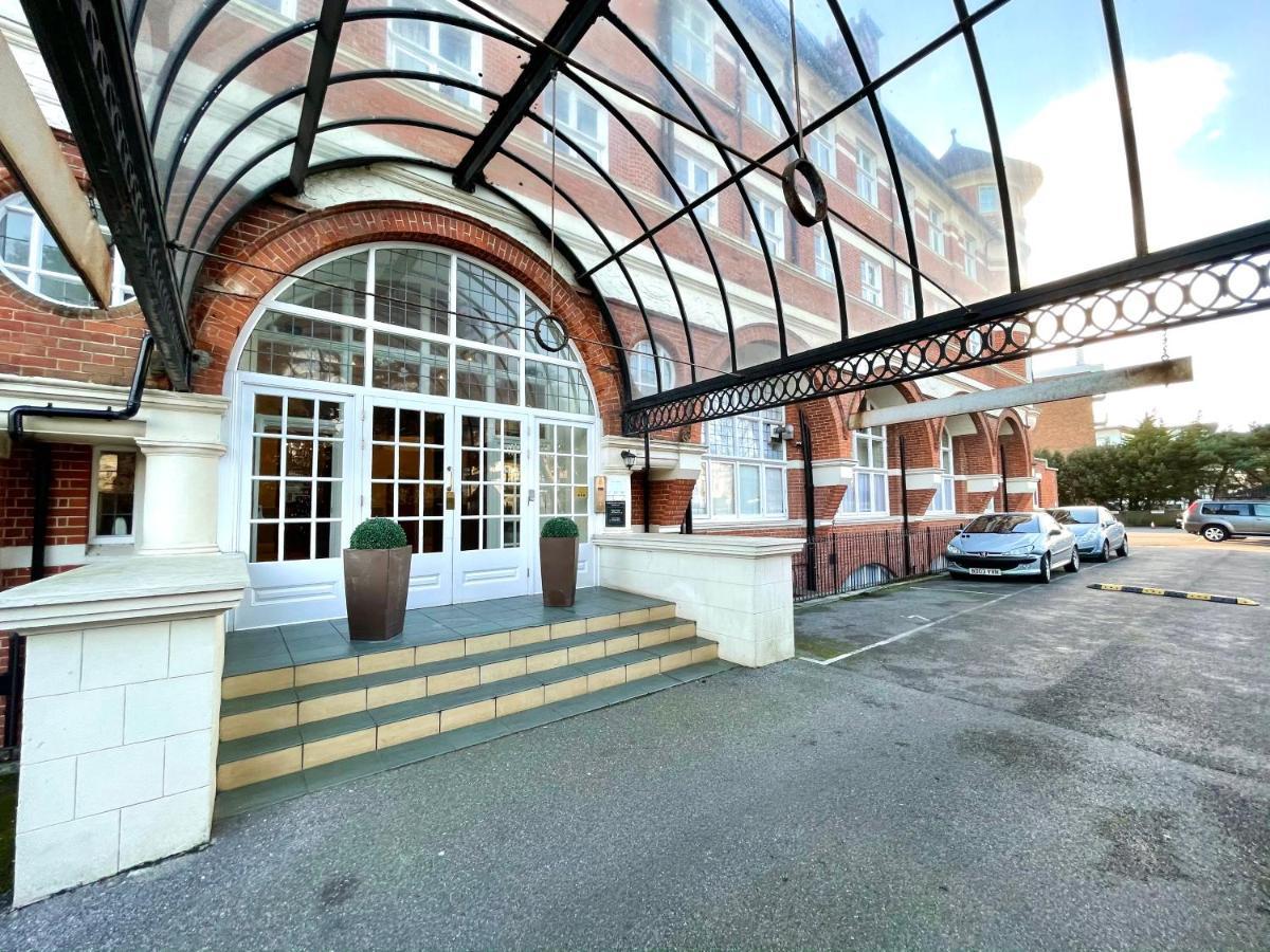 Modern Family Apartment Free Parking And Gym By Beach Bournemouth Exteriör bild