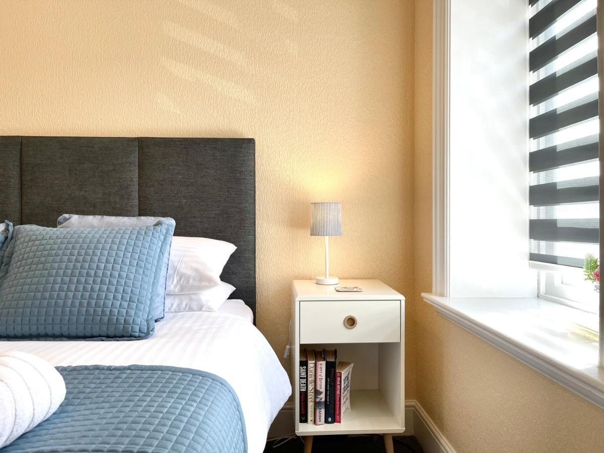 Modern Family Apartment Free Parking And Gym By Beach Bournemouth Exteriör bild