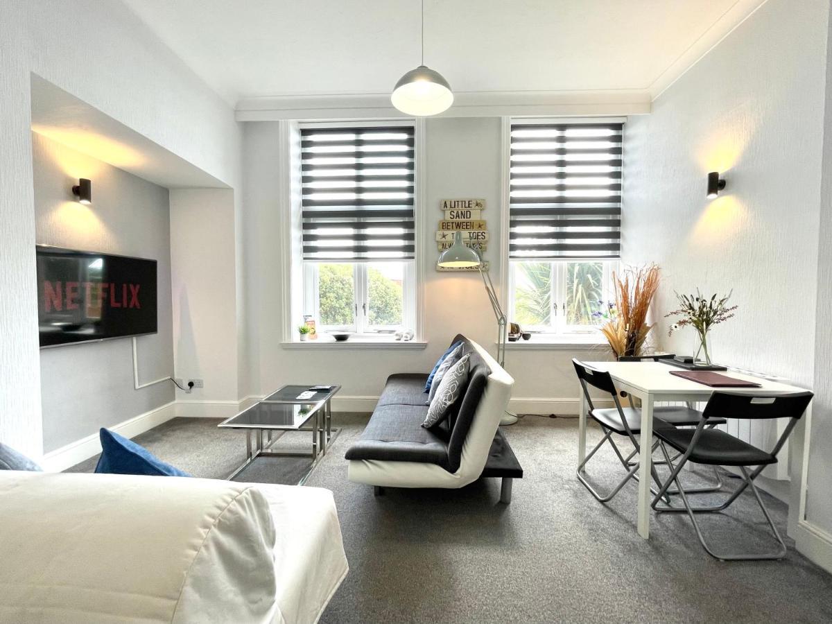 Modern Family Apartment Free Parking And Gym By Beach Bournemouth Exteriör bild